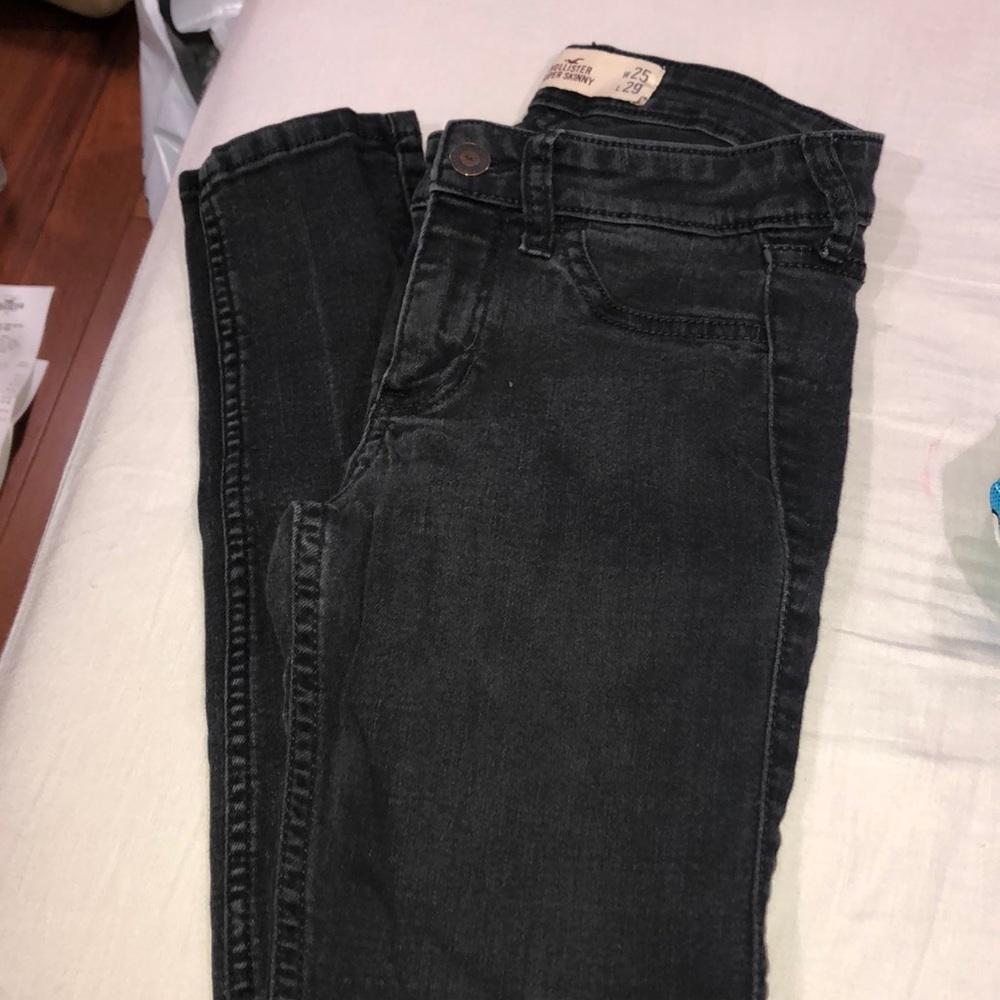 black hollister jeans